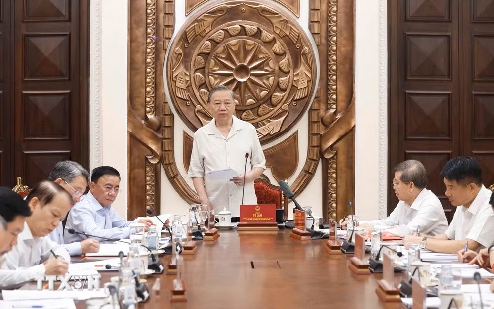 Hoàn thiện thể chế như một "chu trình sống"