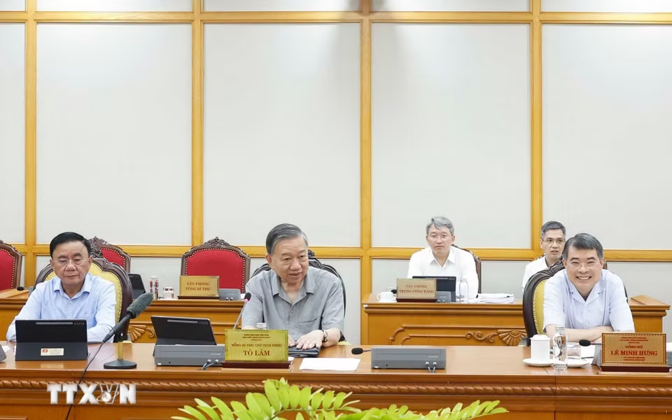 Bộ Chính trị cho ý kiến hoàn thiện thể chế vượt trội, tạo động lực mới để TPHCM phát triển nhanh, bền vững