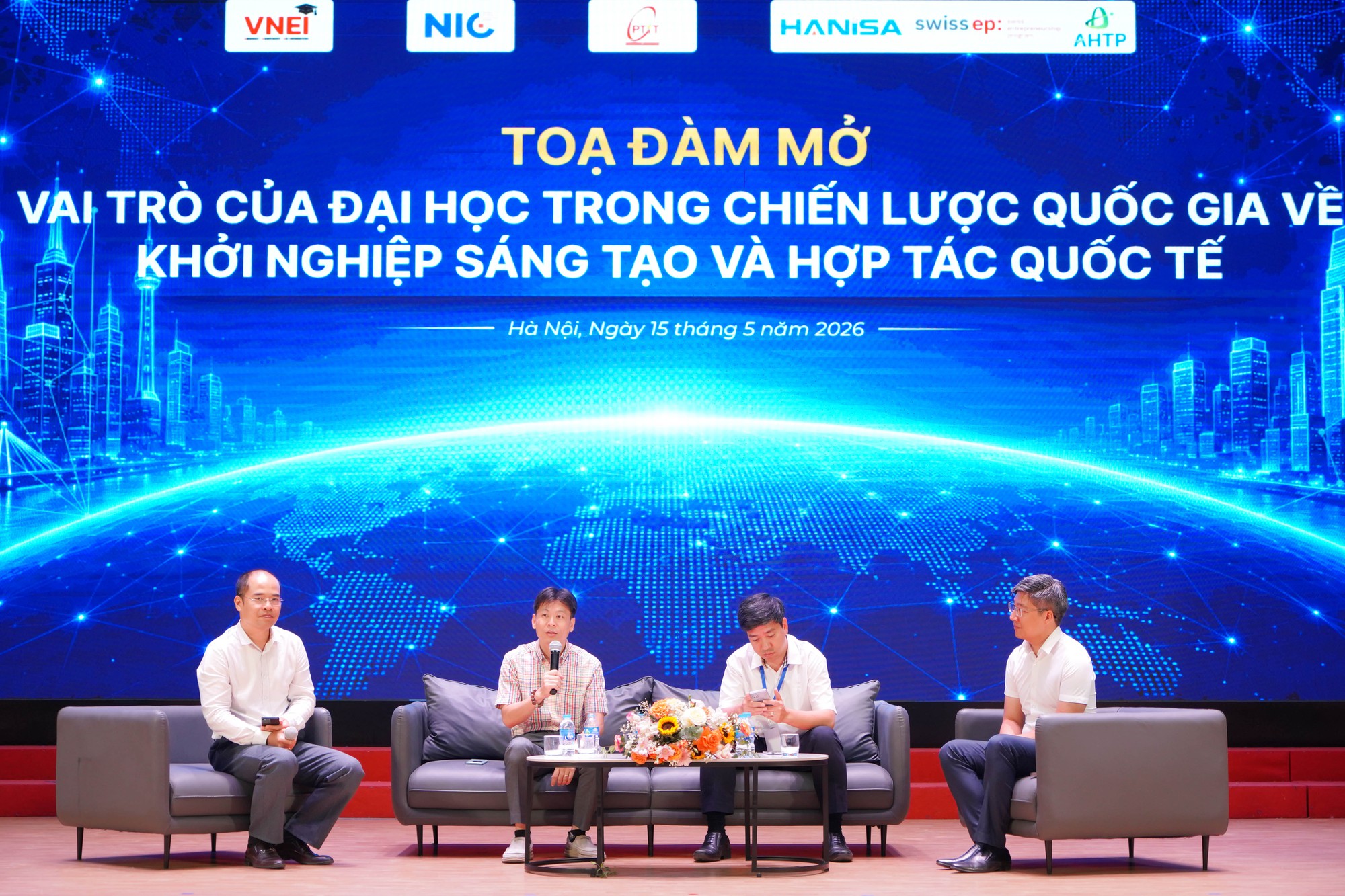 Vai trò trung tâm của Đại học trong hệ sinh thái đổi mới sáng tạo quốc gia - Ảnh 1.