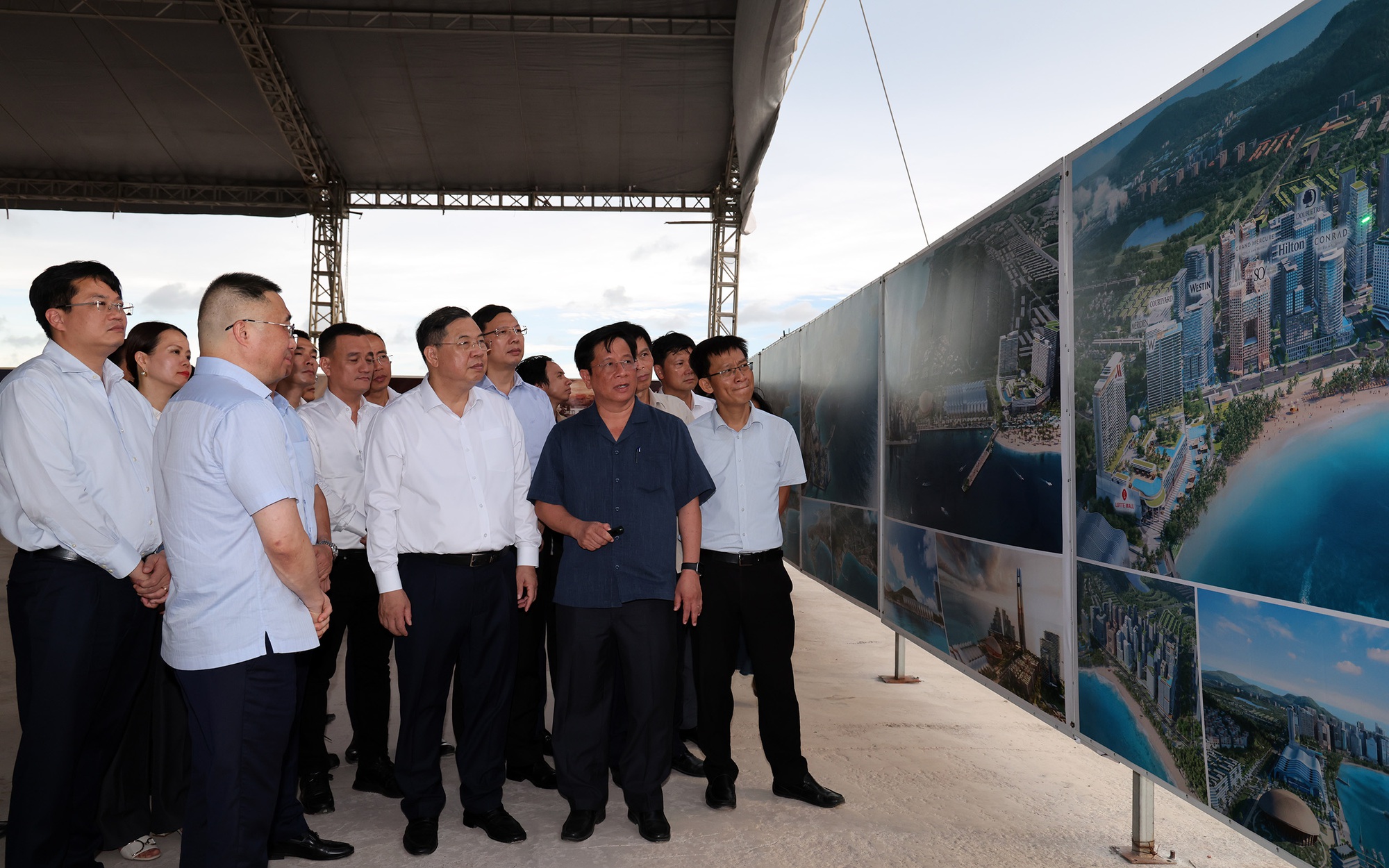 Phó Thủ tướng Thường trực Phạm Gia Túc kiểm tra tiến độ một số công trình trọng điểm phục vụ Hội nghị APEC 2027- Ảnh 6. Phó Thủ tướng Thường trực Phạm Gia Túc kiểm tra tiến độ một số công trình trọng điểm phục vụ Hội nghị APEC 2027- Ảnh 6.