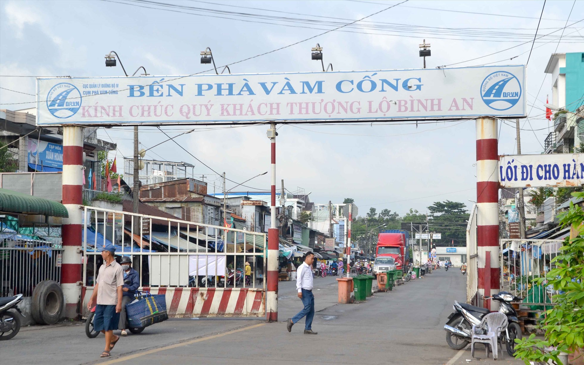 Chuyển nguyên trạng Cụm phà Vàm Cống về UBND tỉnh Vĩnh Long quản lý