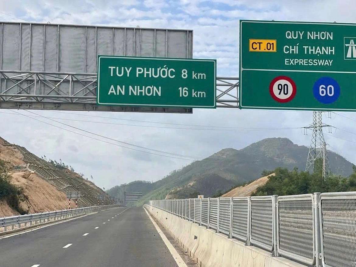 Dồn lực hoàn thành cao tốc Quy Nhơn-Chí Thạnh trước 19/5- Ảnh 1.