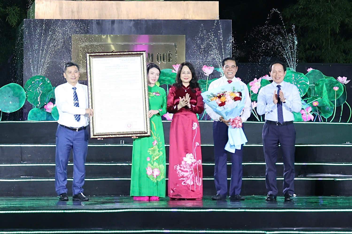 Lễ hội Làng Sen năm 2026: Sự kiện văn hóa - chính trị đặc biệt, tri ân sâu sắc Chủ tịch Hồ Chí Minh- Ảnh 5. Lễ hội Làng Sen năm 2026: Sự kiện văn hóa - chính trị đặc biệt, tri ân sâu sắc Chủ tịch Hồ Chí Minh- Ảnh 5.