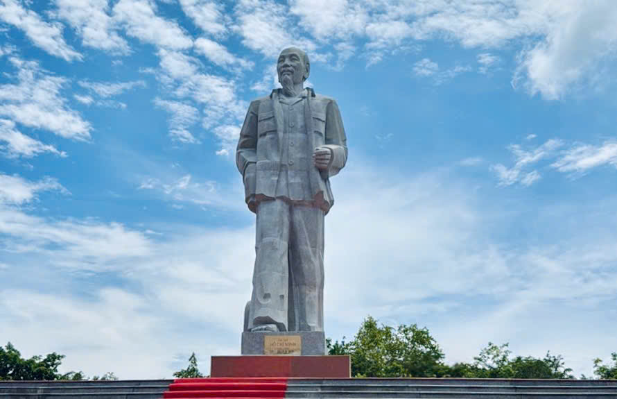 Phó Thủ tướng Lê Tiến Châu tham gia đoàn đại biểu dâng hương, dâng hoa tưởng nhớ Chủ tịch Hồ Chí Minh- Ảnh 3.