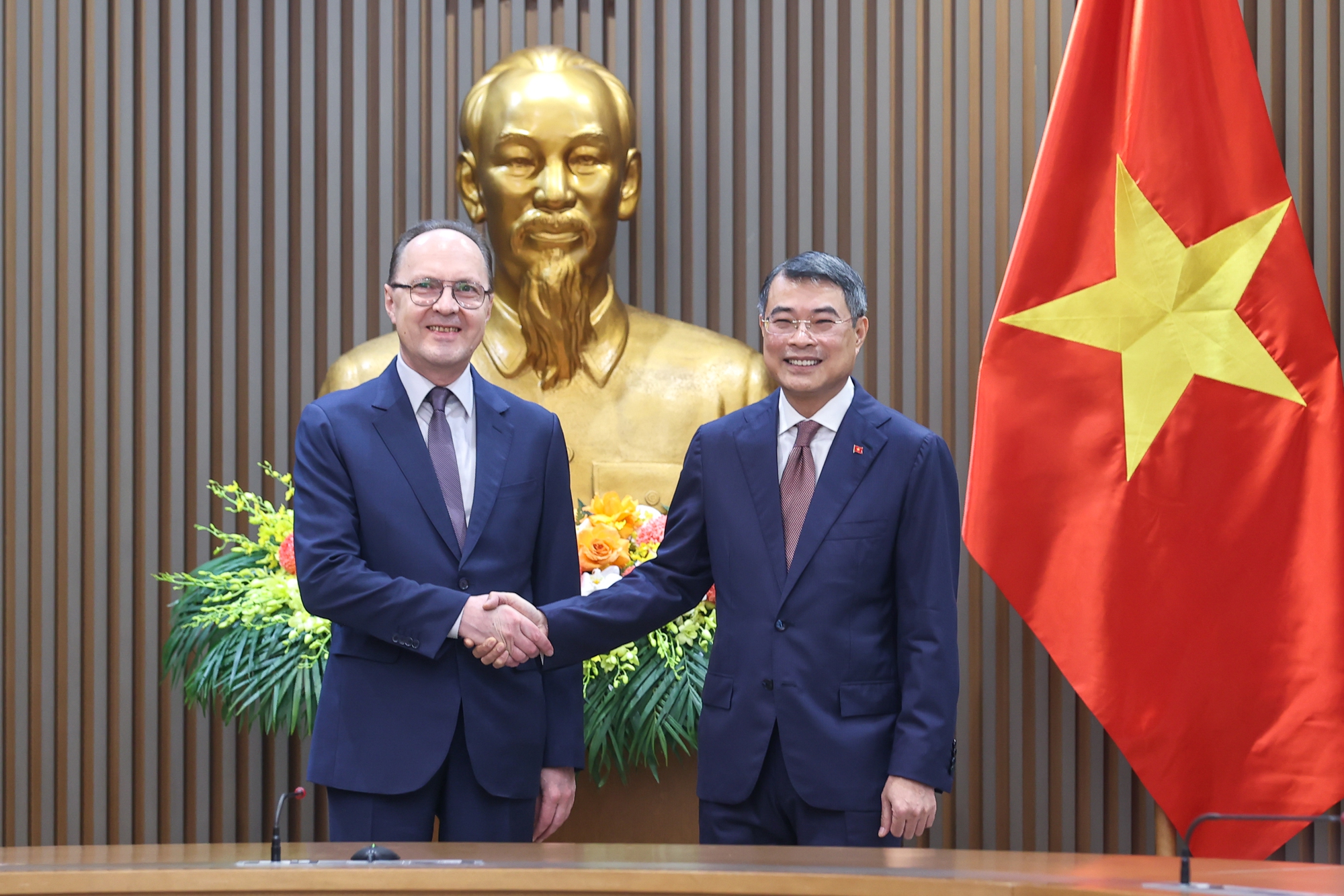 Thủ tướng Lê Minh Hưng tiếp Đại sứ Nga: Việt Nam là một đối tác quan trọng hàng đầu tại châu Á - Thái Bình Dương- Ảnh 1.