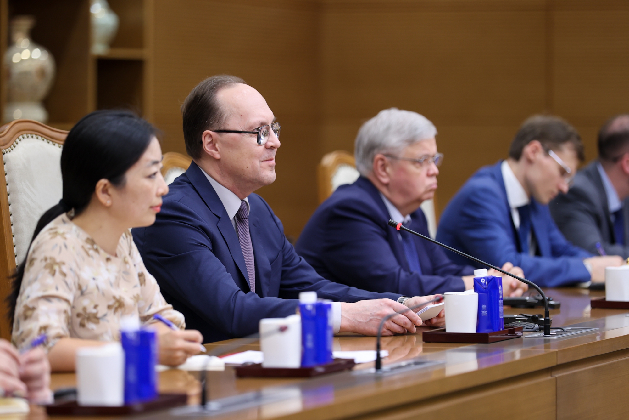 Thủ tướng Lê Minh Hưng tiếp Đại sứ Nga: Việt Nam là một đối tác quan trọng hàng đầu tại châu Á - Thái Bình Dương- Ảnh 3.