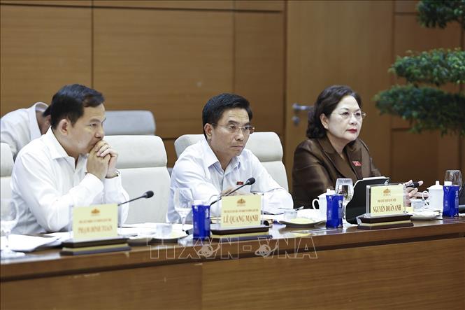 Chủ tịch Quốc hội: Không để cán bộ làm việc theo thói quen cũ trong nhiệm kỳ có yêu cầu mới- Ảnh 5.