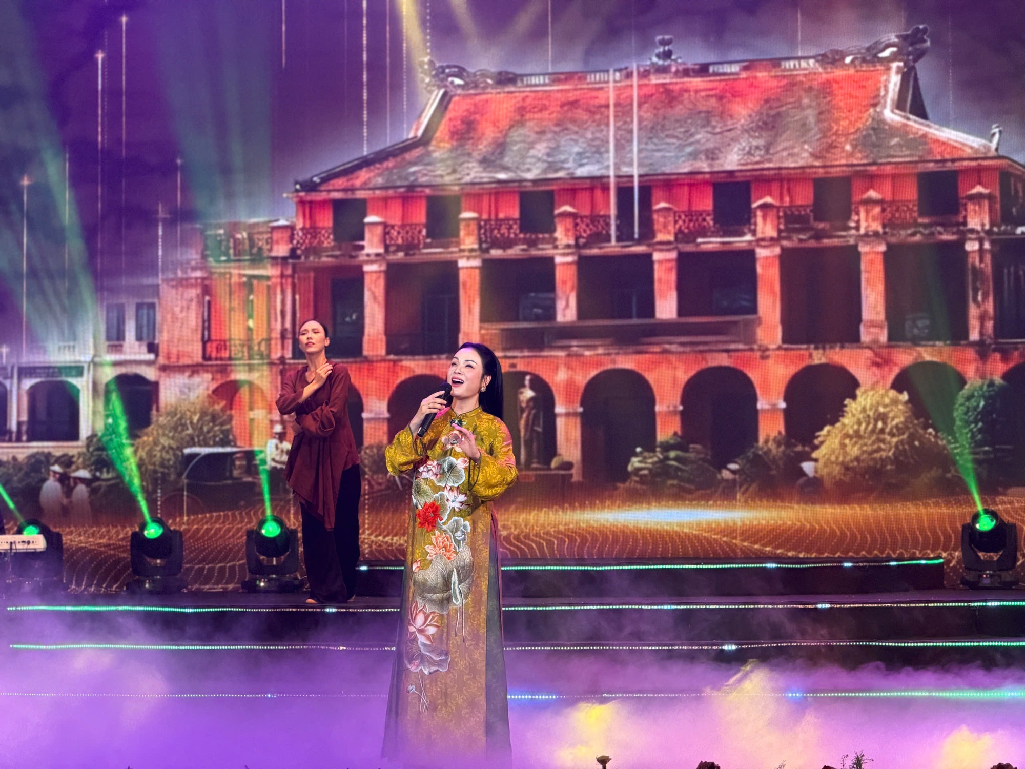 ‘Sáng mãi tên Người’: Khắc họa hành trình cách mạng và di sản tư tưởng của Chủ tịch Hồ Chí Minh- Ảnh 3.