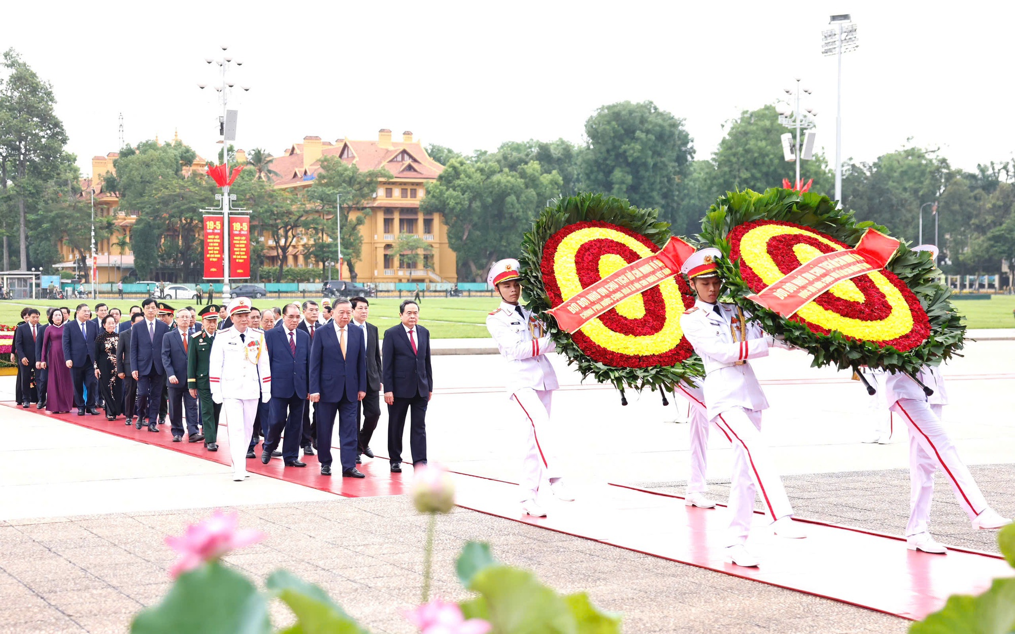 Lãnh đạo Đảng, Nhà nước vào Lăng viếng Chủ tịch Hồ Chí Minh