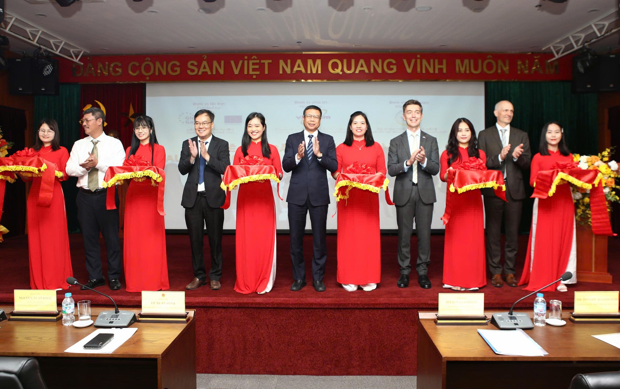 Việt Nam đưa vào vận hành mạng quan trắc cảnh báo sớm bức xạ- Ảnh 1.