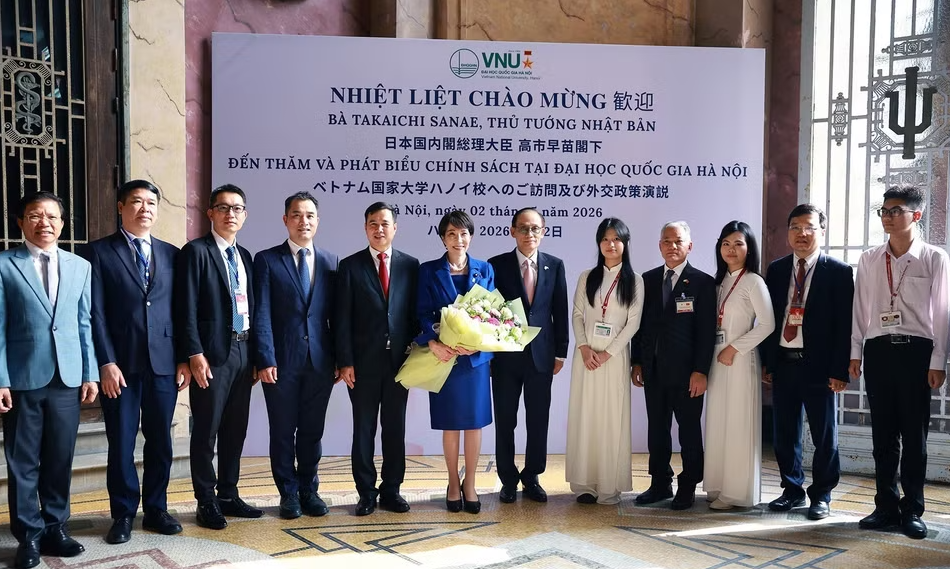 Thủ tướng Nhật Bản phát biểu chính sách tại Đại học Quốc gia Hà Nội- Ảnh 3.