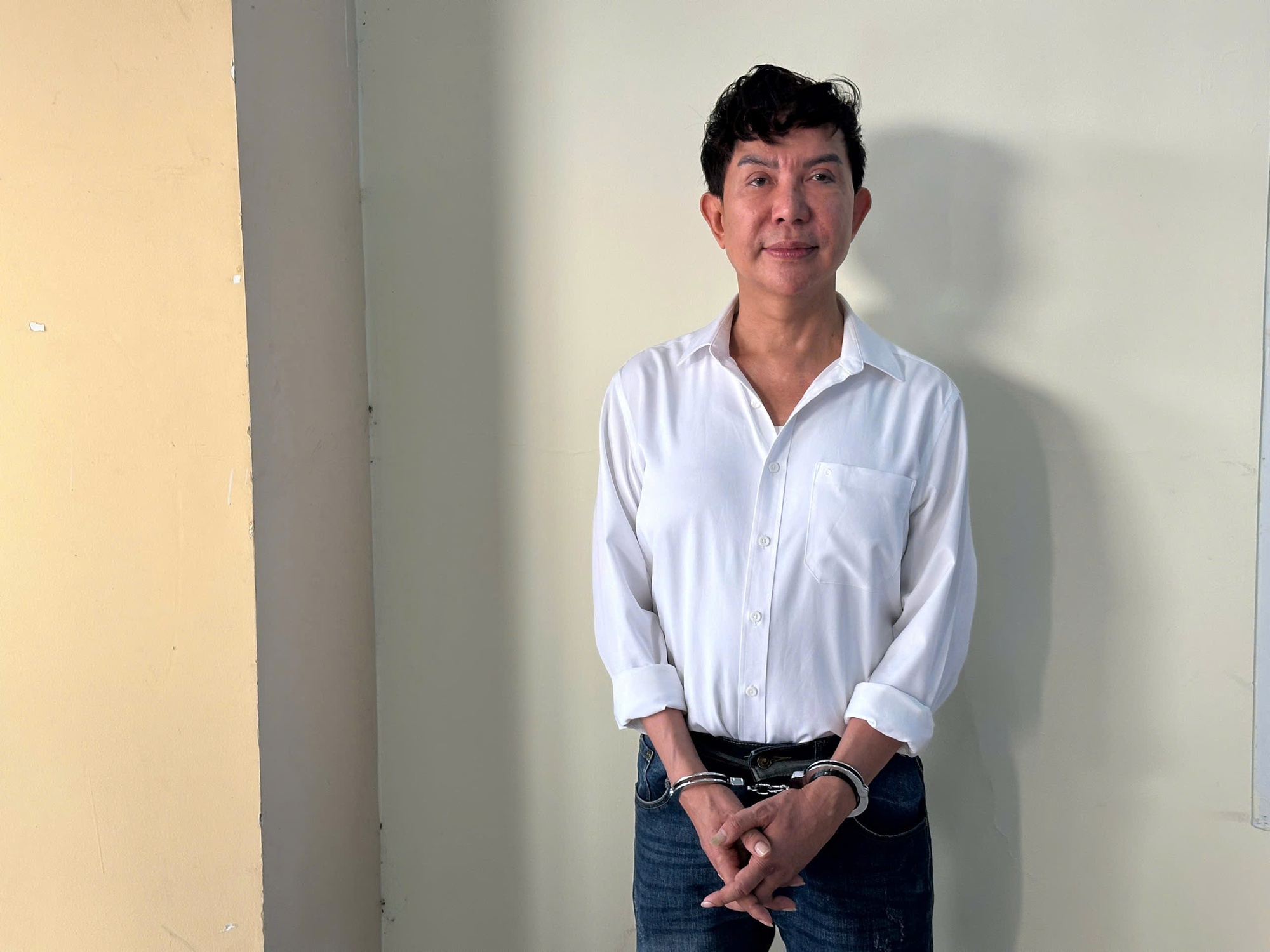 Khởi tố, bắt tạm giam ca sĩ Long Nhật, Sơn Ngọc Minh vì tổ chức sử dụng ma túy- Ảnh 1. Khởi tố, bắt tạm giam ca sĩ Long Nhật, Sơn Ngọc Minh vì tổ chức sử dụng ma túy- Ảnh 1.