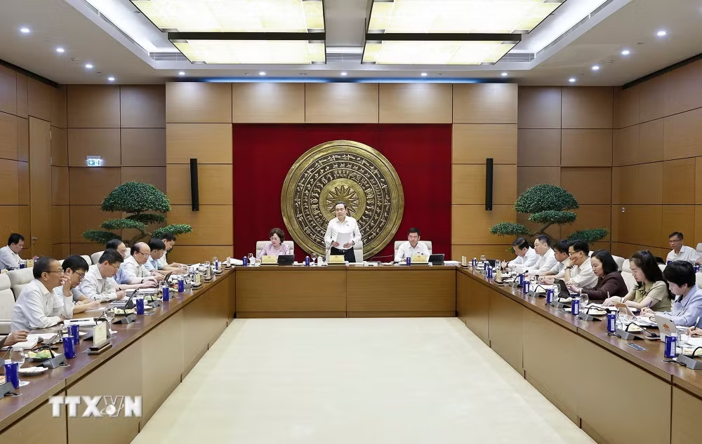 Chủ tịch Quốc hội Trần Thanh Mẫn: Tập trung tham mưu chính sách, thực hiện mục tiêu tăng trưởng 2 con số- Ảnh 1.