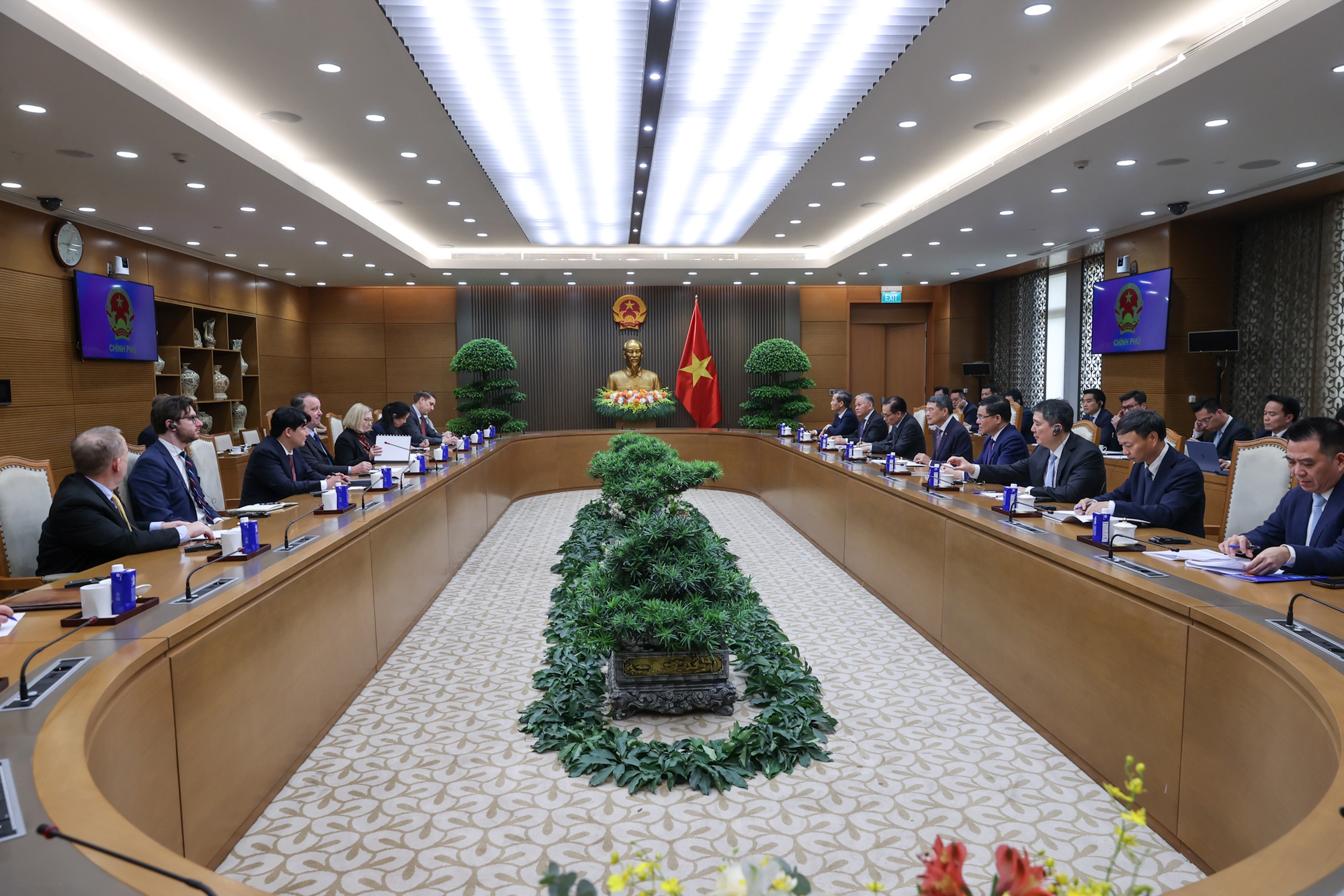 Thủ tướng Lê Minh Hưng tiếp Phó Đại diện Thương mại Hoa Kỳ: Sớm đạt thỏa thuận về Hiệp định thương mại đối ứng, công bằng và cân bằng- Ảnh 5.