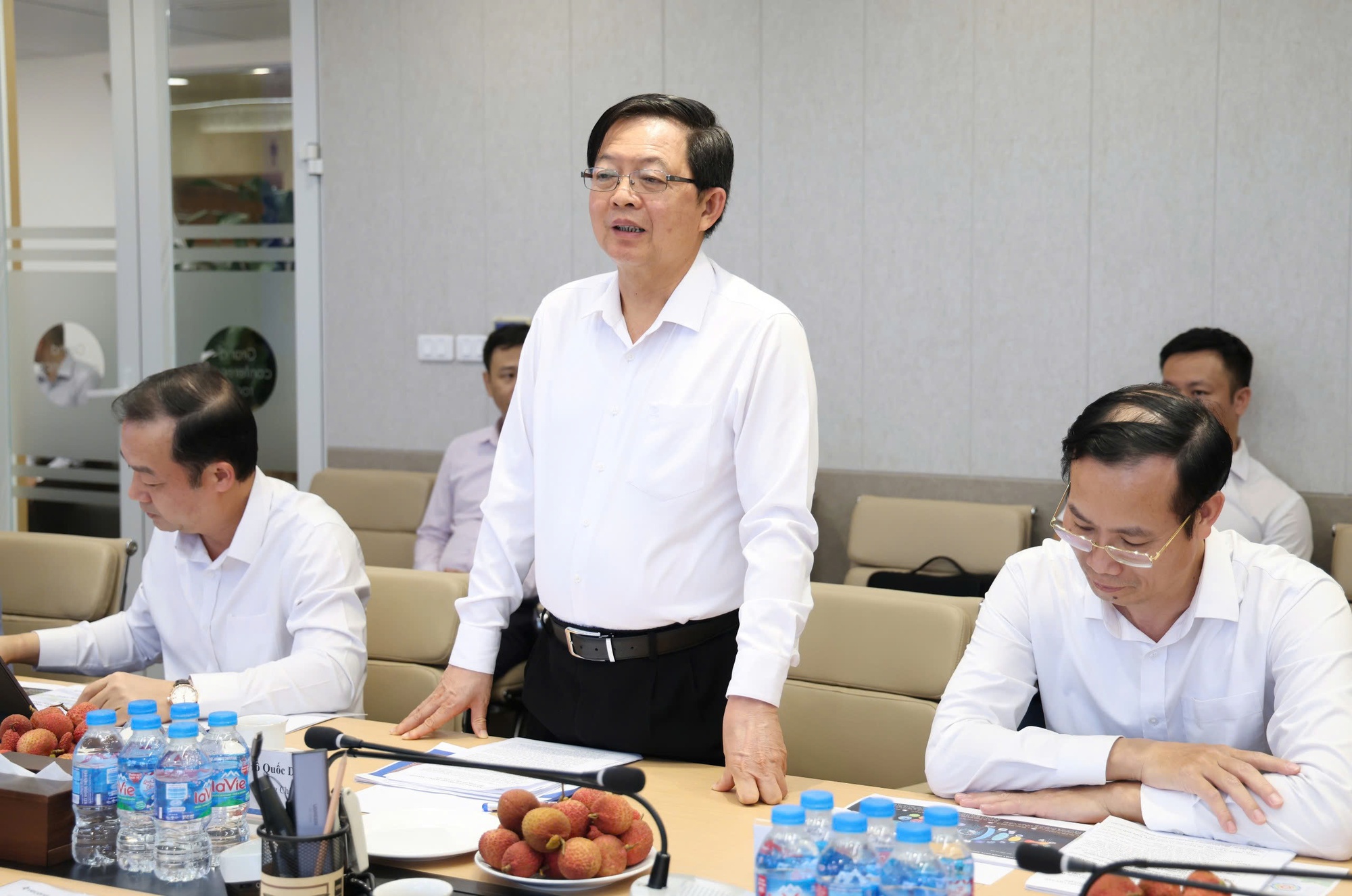 Phó Thủ tướng Hồ Quốc Dũng: Hoàn thiện Khung kiến trúc tổng thể quốc gia số đồng bộ, khả thi- Ảnh 2. Phó Thủ tướng Hồ Quốc Dũng: Hoàn thiện Khung kiến trúc tổng thể quốc gia số đồng bộ, khả thi- Ảnh 2.