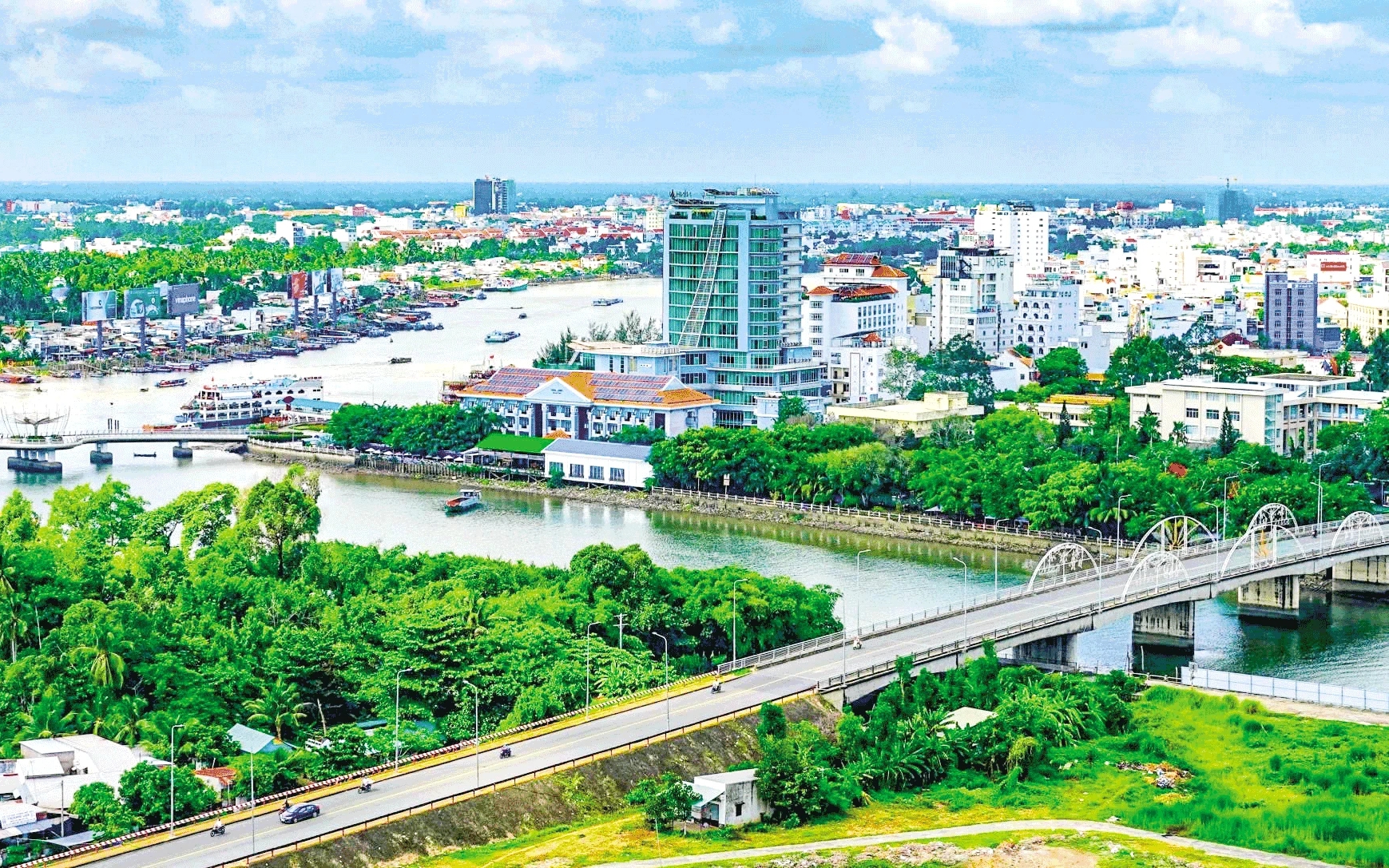 Phát triển thành phố Cần Thơ gắn với bản sắc văn hoá sông nước