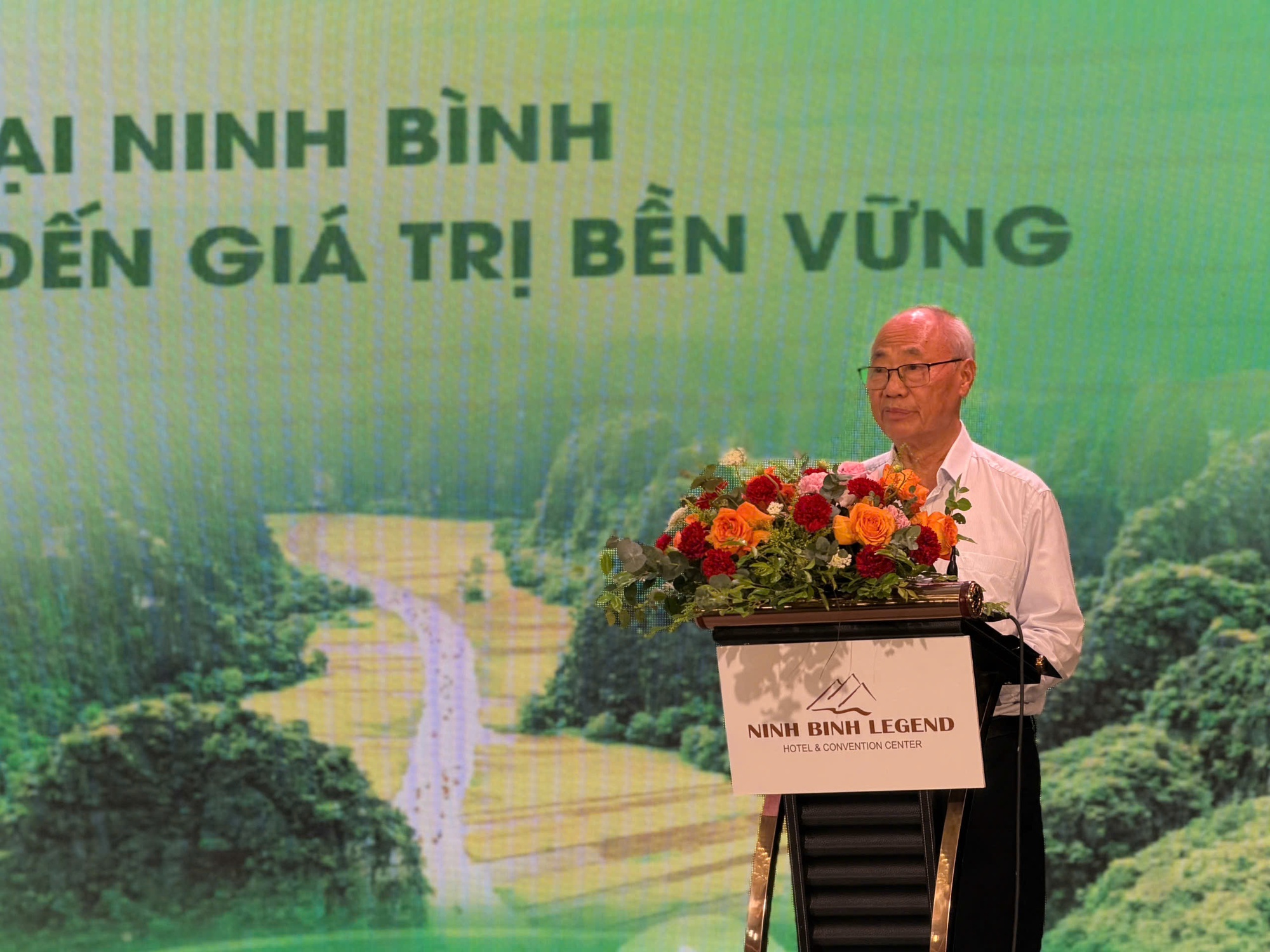 Ninh Bình kiên định theo đuổi chiến lược phát triển du lịch bền vững gắn với bảo tồn di sản- Ảnh 1. Ninh Bình kiên định theo đuổi chiến lược phát triển du lịch bền vững gắn với bảo tồn di sản- Ảnh 1.