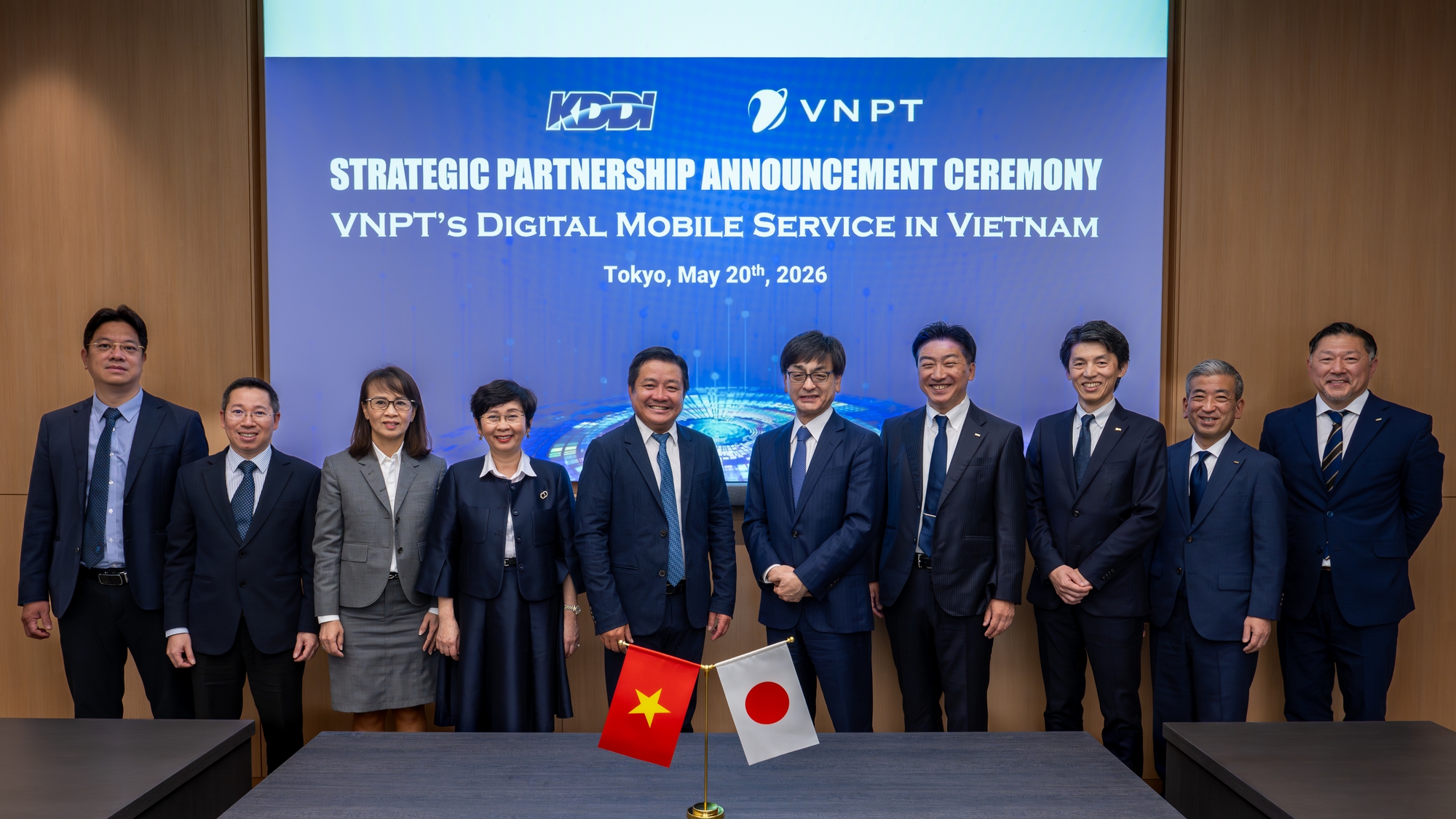 VNPT - KDDI công bố hợp tác chiến lược và ra mắt thương hiệu viễn thông di động mới- Ảnh 1. VNPT - KDDI công bố hợp tác chiến lược và ra mắt thương hiệu viễn thông di động mới- Ảnh 1.