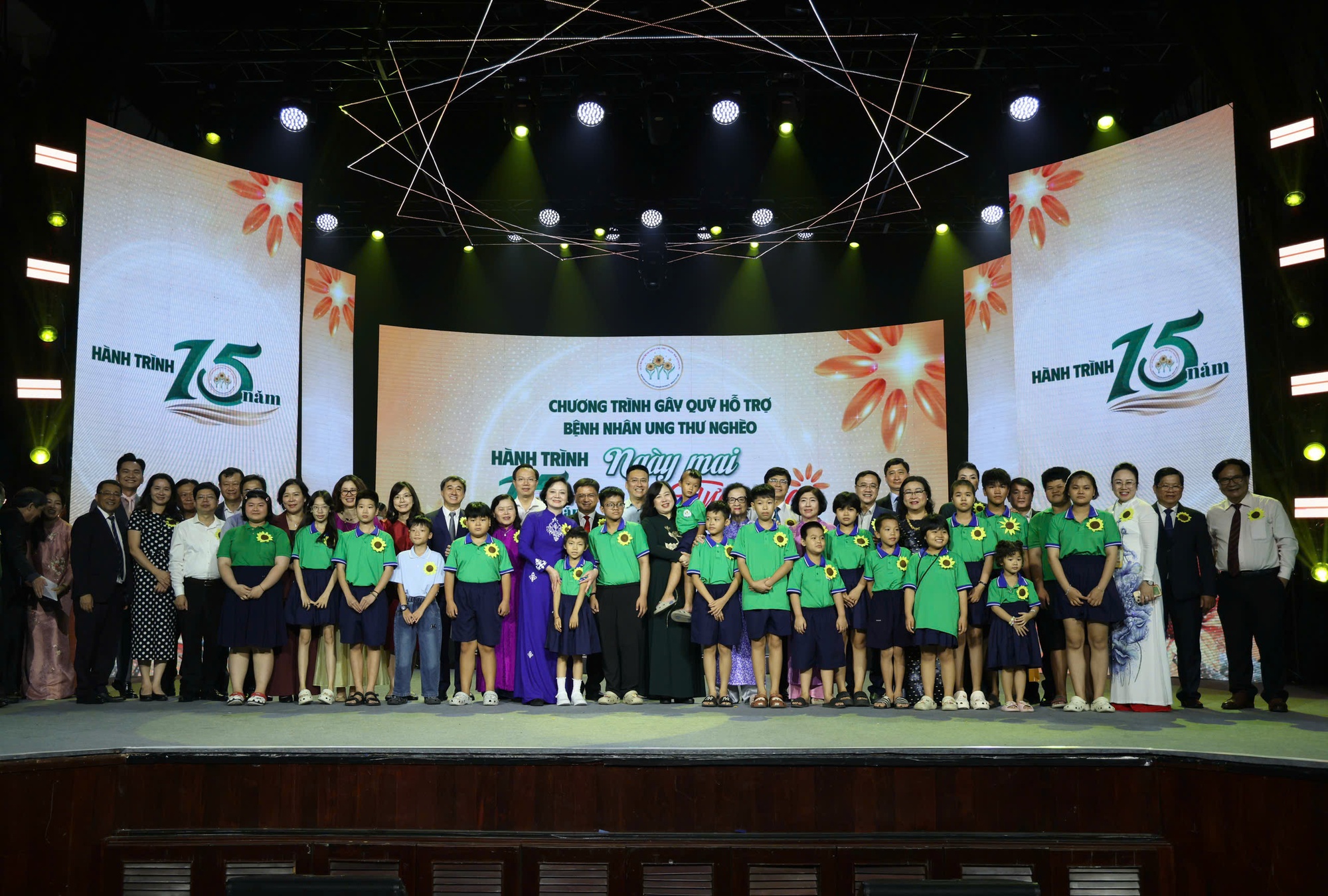Không để bệnh nhân ung thư nghèo đơn độc trong cuộc chiến giành giật sự sống- Ảnh 4. Không để bệnh nhân ung thư nghèo đơn độc trong cuộc chiến giành giật sự sống- Ảnh 4.