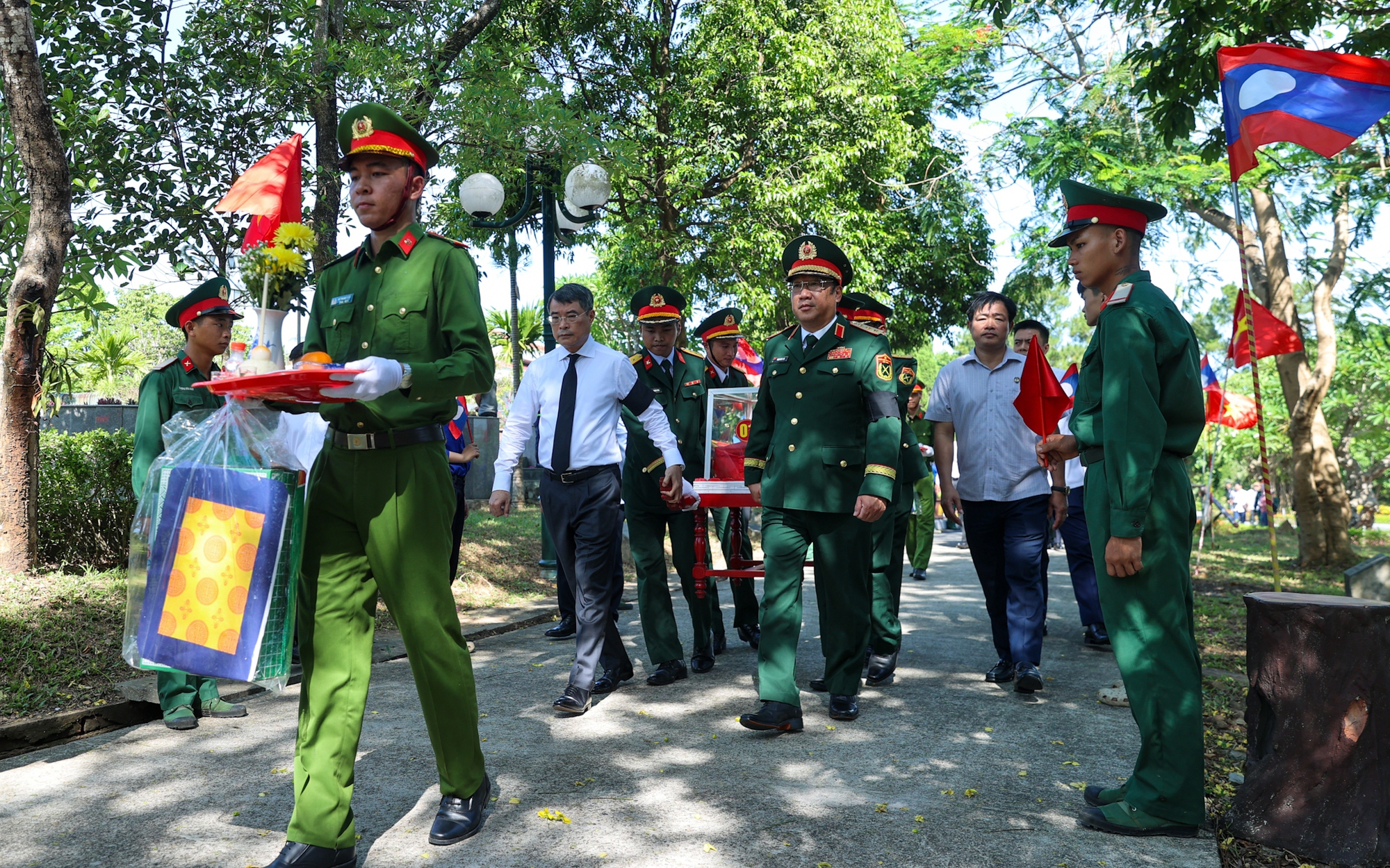 Thủ tướng Lê Minh Hưng dự lễ truy điệu và an táng hài cốt liệt sĩ tại tỉnh Quảng Trị