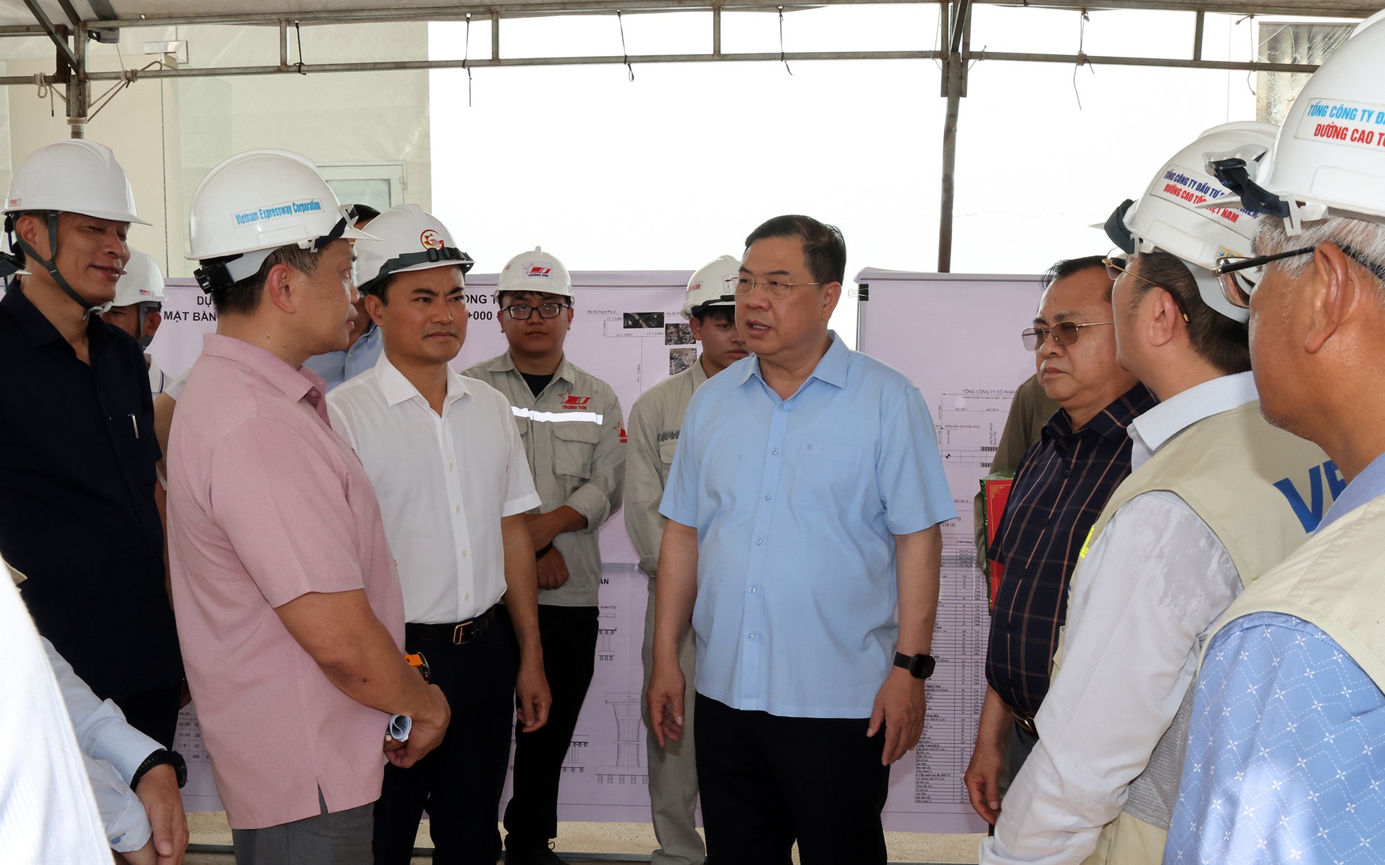 Phó Thủ tướng Thường trực Phạm Gia Túc kiểm tra tiến độ dự án sân bay Long Thành và cao tốc TPHCM-Long Thành-Dầu Giây- Ảnh 1.