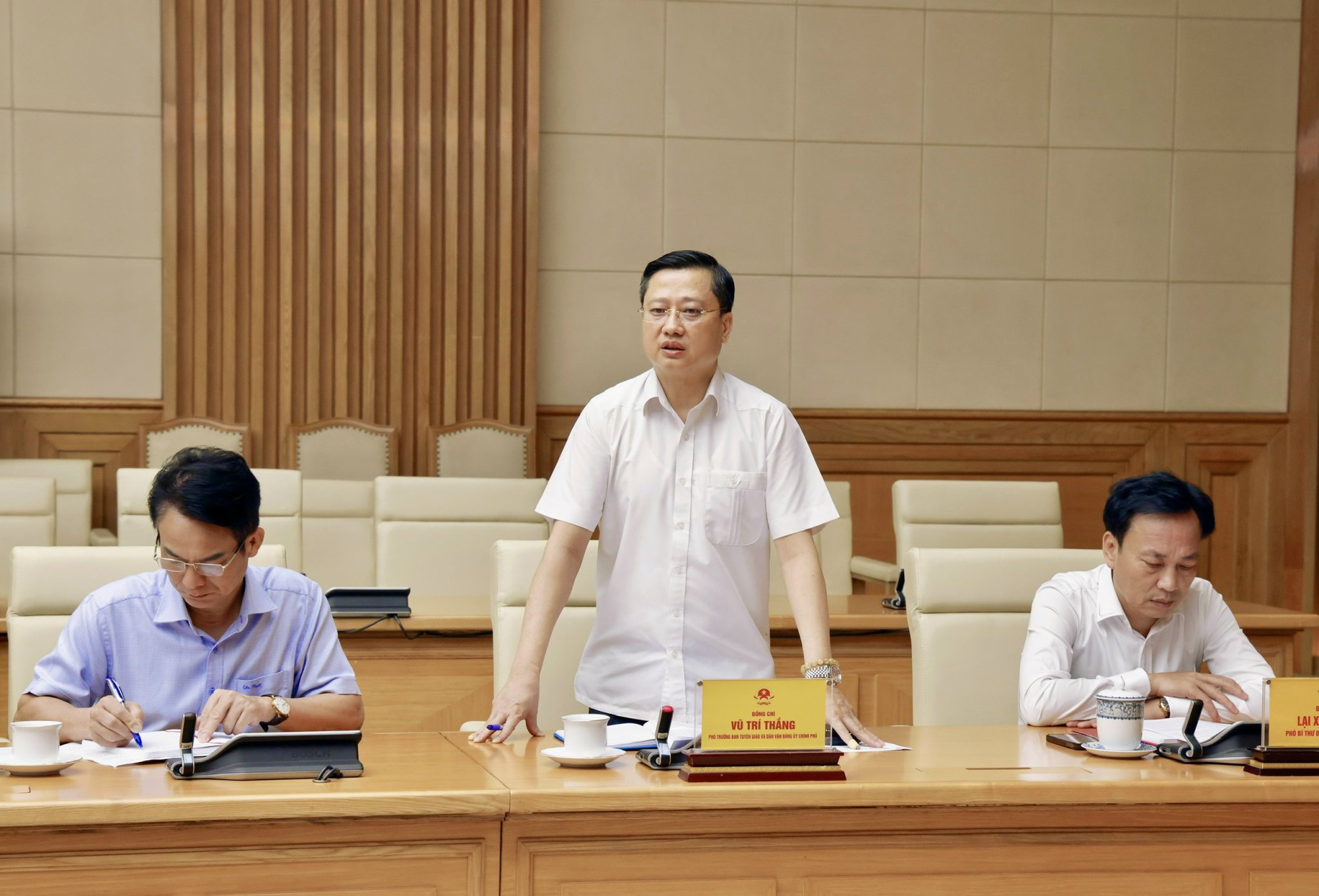 Phát huy vai trò cộng tác viên dư luận xã hội, đáp ứng yêu cầu nhiệm vụ trong tình hình mới- Ảnh 2. Phát huy vai trò cộng tác viên dư luận xã hội, đáp ứng yêu cầu nhiệm vụ trong tình hình mới- Ảnh 2.