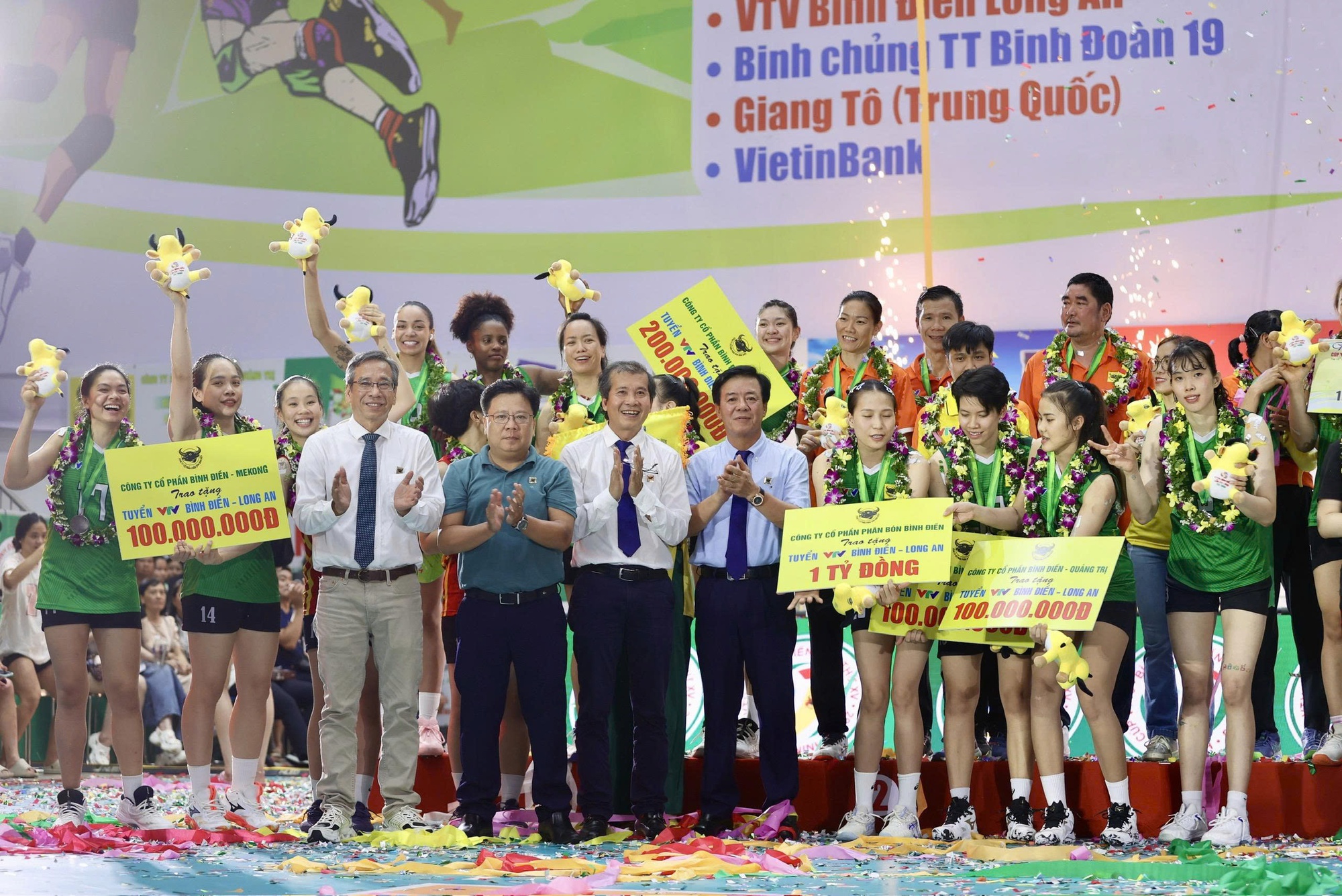 Cúp VTV9 - Bình Điền: Hai thập kỷ giữ lửa cho bóng chuyền Việt- Ảnh 2. Cúp VTV9 - Bình Điền: Hai thập kỷ giữ lửa cho bóng chuyền Việt- Ảnh 2.