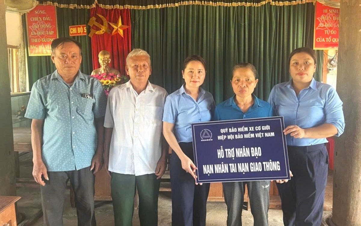 Hỗ trợ 90 triệu đồng cho gia đình 2 nạn nhân tai nạn giao thông ở Nghệ An