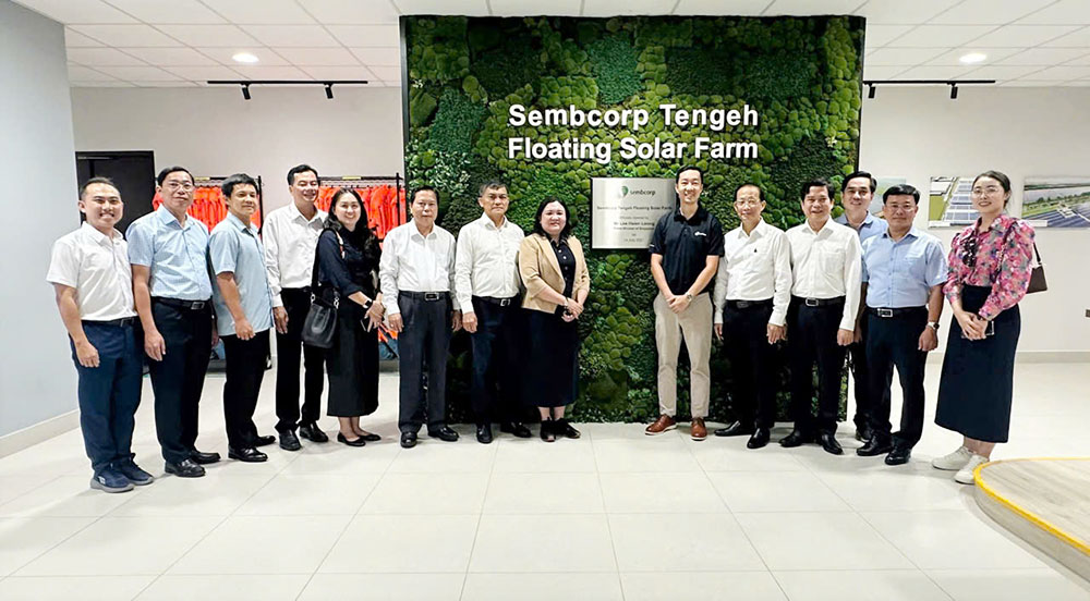 Vĩnh Long khảo sát mô hình điện mặt trời nổi tại Singapore- Ảnh 2. Vĩnh Long khảo sát mô hình điện mặt trời nổi tại Singapore- Ảnh 2.