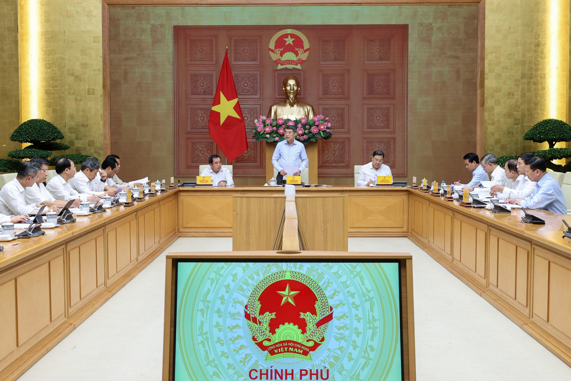 Thủ tướng: Nhà ở cho thuê là phân khúc chiến lược, dài hạn, phục vụ đông đảo người dân- Ảnh 6.