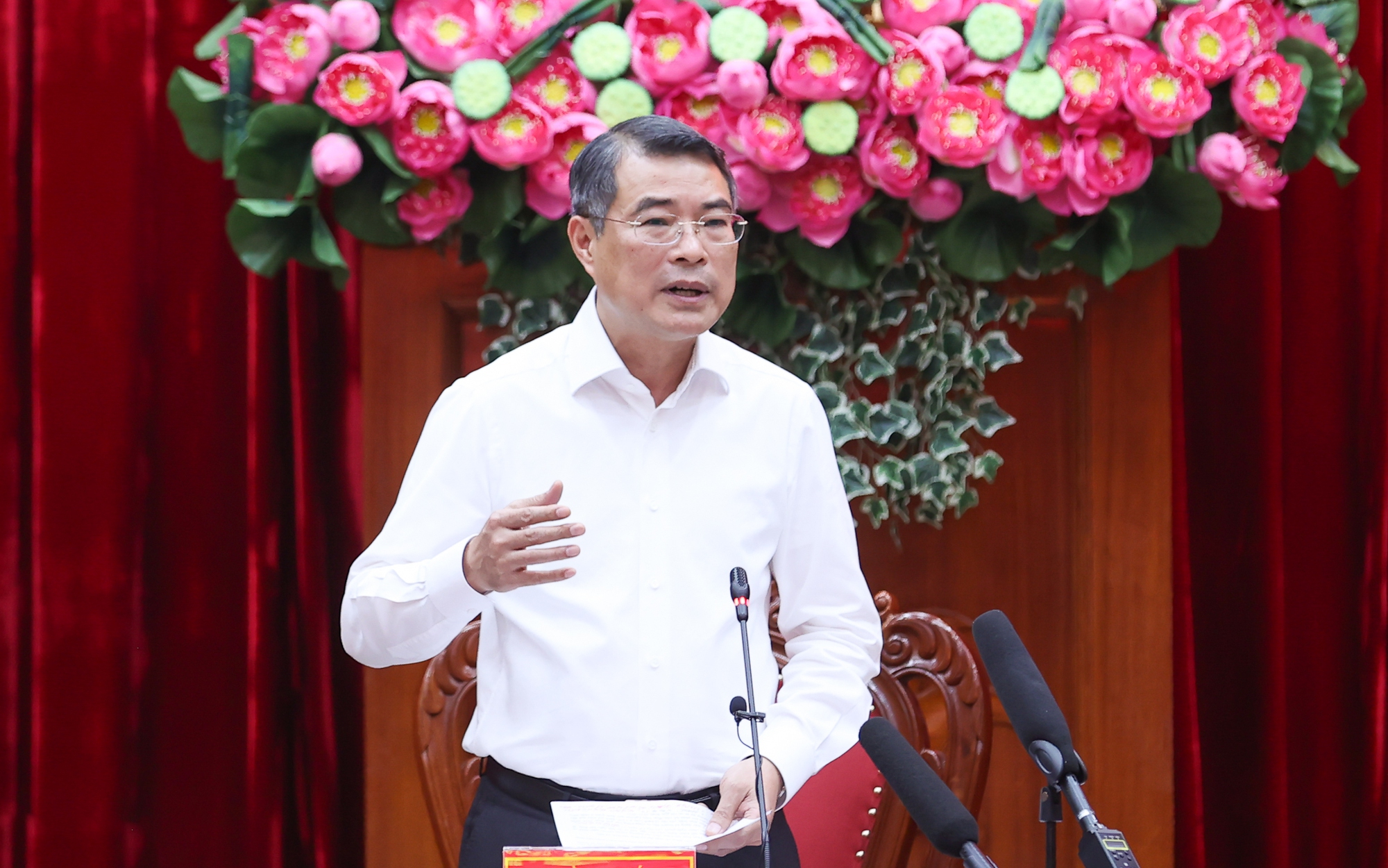 Thủ tướng: Vĩnh Long cần đặc biệt quan tâm tư duy hành động, đổi mới sáng tạo, kiến tạo phát triển