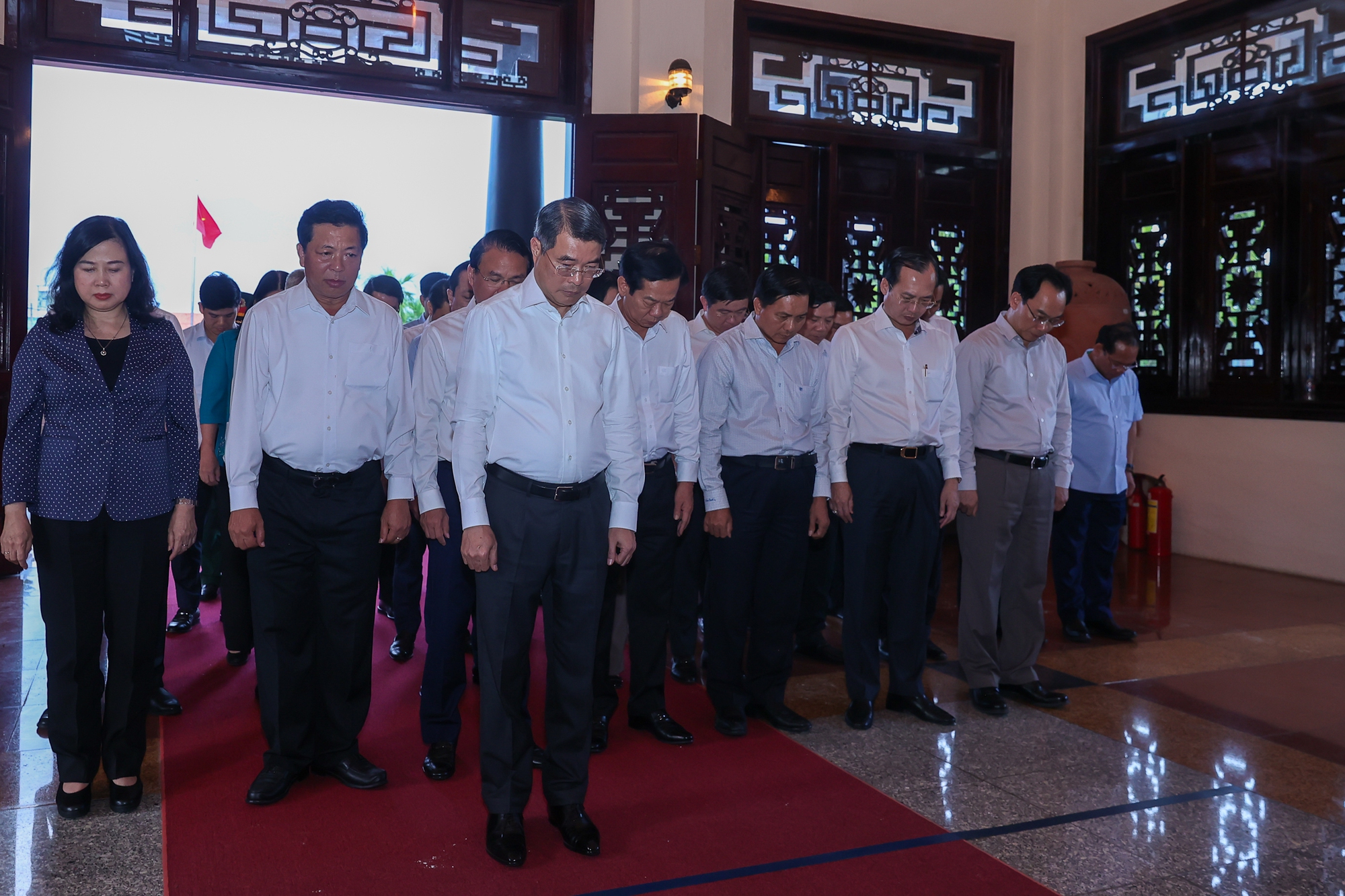 Thủ tướng: Vĩnh Long cần đặc biệt quan tâm tư duy hành động, đổi mới sáng tạo, kiến tạo phát triển- Ảnh 11. Thủ tướng: Vĩnh Long cần đặc biệt quan tâm tư duy hành động, đổi mới sáng tạo, kiến tạo phát triển- Ảnh 11.