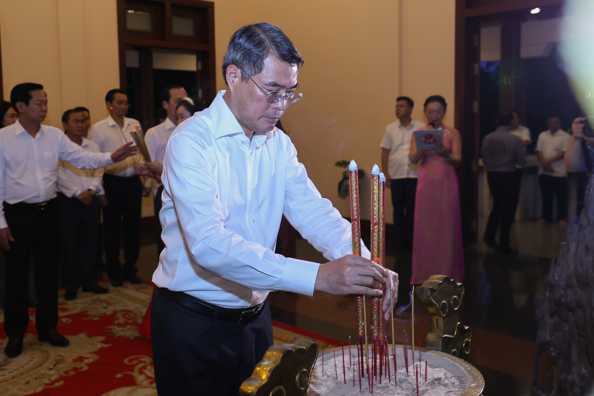 Thủ tướng: Vĩnh Long cần đặc biệt quan tâm tư duy hành động, đổi mới sáng tạo, kiến tạo phát triển- Ảnh 12. Thủ tướng: Vĩnh Long cần đặc biệt quan tâm tư duy hành động, đổi mới sáng tạo, kiến tạo phát triển- Ảnh 12.