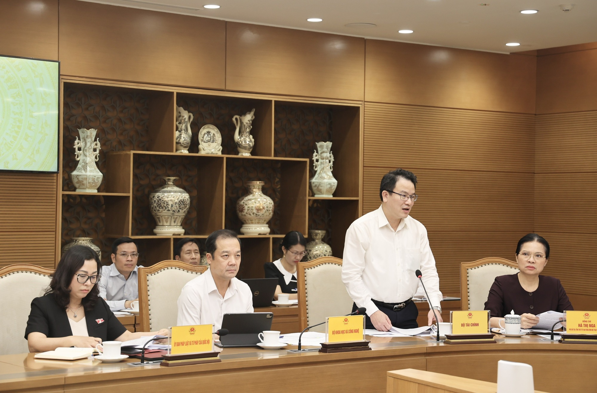 Ưu tiên tập trung nguồn lực tổng rà soát hệ thống văn bản quy phạm pháp luật- Ảnh 4. Ưu tiên tập trung nguồn lực tổng rà soát hệ thống văn bản quy phạm pháp luật- Ảnh 4.