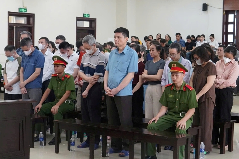 Giảm án cho nhiều bị cáo trong vụ án nhận hối lộ tại Cục An toàn thực phẩm, Bộ Y tế- Ảnh 4. Giảm án cho nhiều bị cáo trong vụ án nhận hối lộ tại Cục An toàn thực phẩm, Bộ Y tế- Ảnh 4.