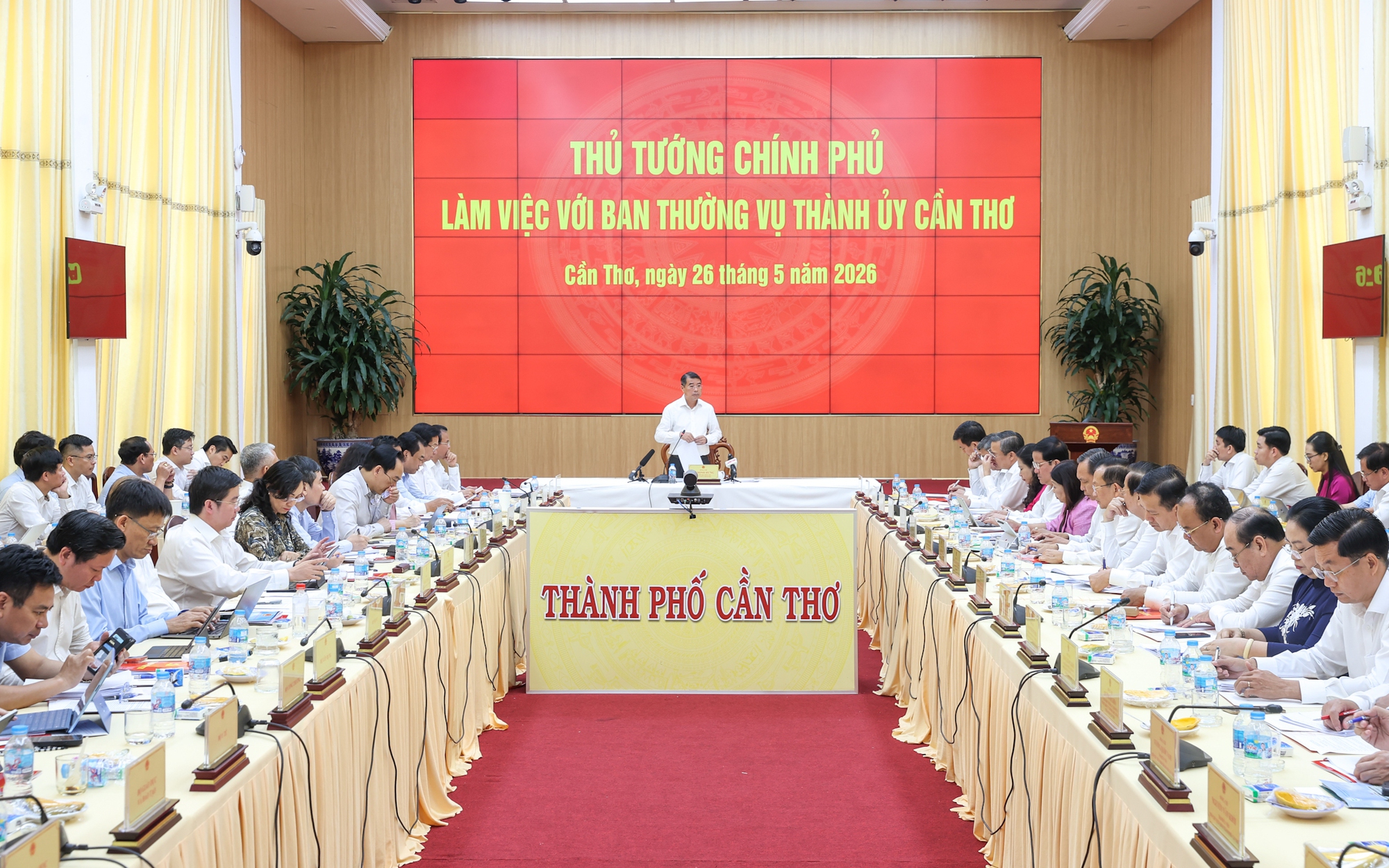 Thủ tướng Lê Minh Hưng làm việc với Ban Thường vụ Thành ủy Cần Thơ