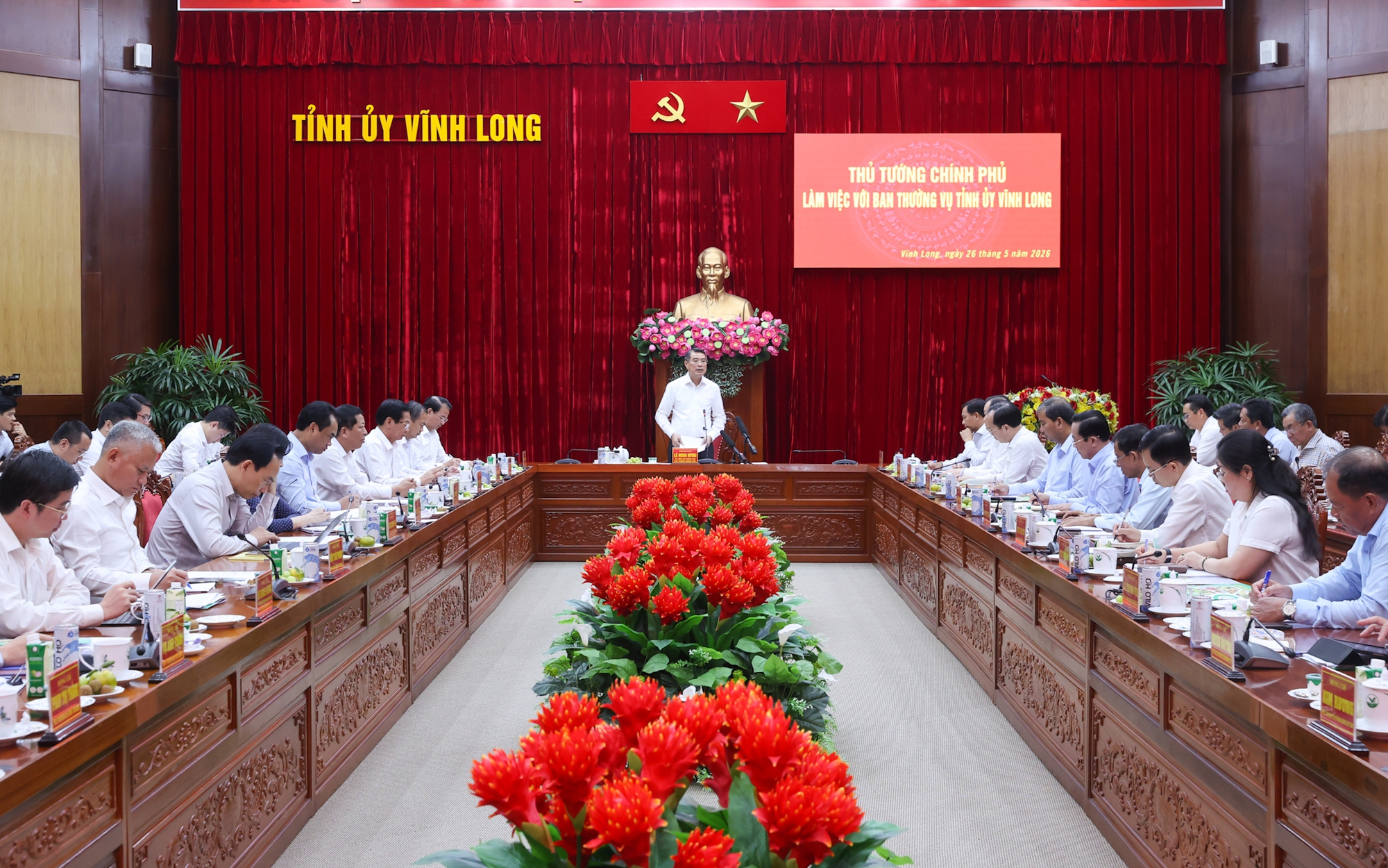 Thủ tướng Lê Minh Hưng làm việc với Ban Thường vụ Tỉnh ủy Vĩnh Long