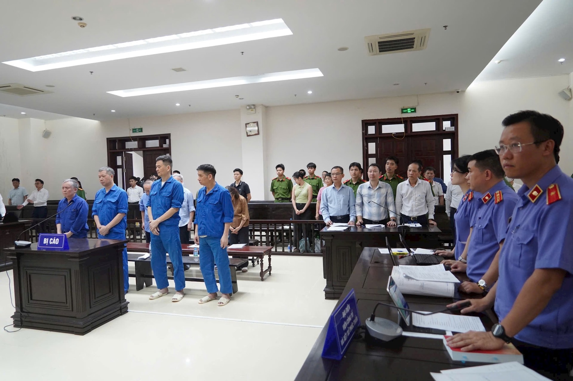 Xử phúc thẩm xét đơn kháng cáo trong vụ án xảy ra tại VICEM- Ảnh 1. Xử phúc thẩm xét đơn kháng cáo trong vụ án xảy ra tại VICEM- Ảnh 1.