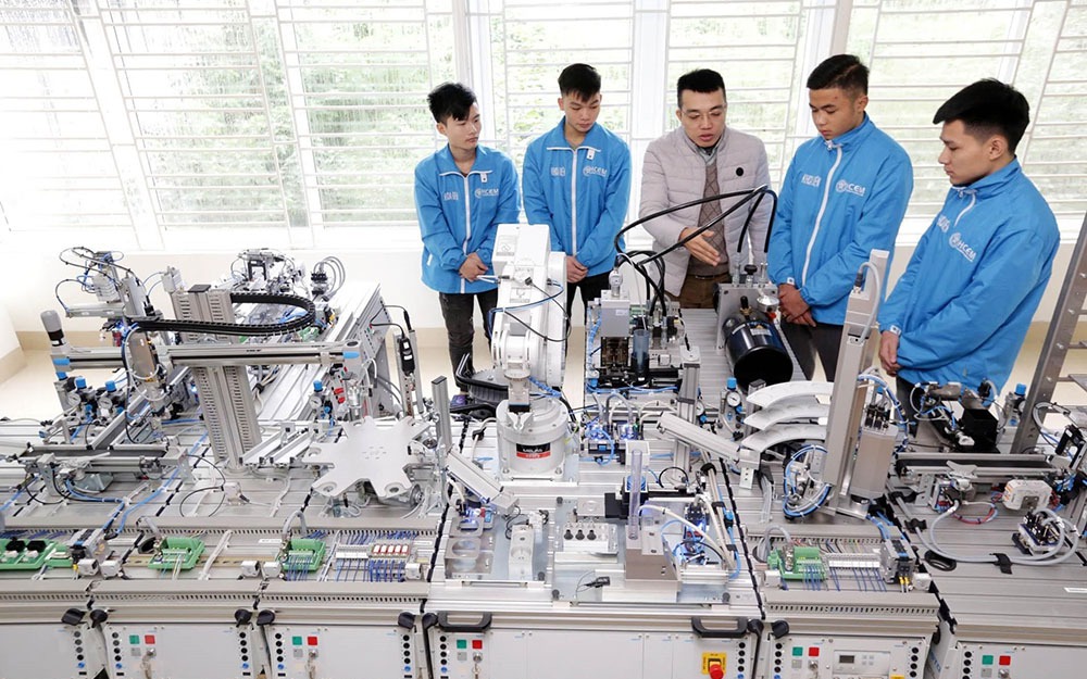 Lần đầu đưa ra khái niệm 