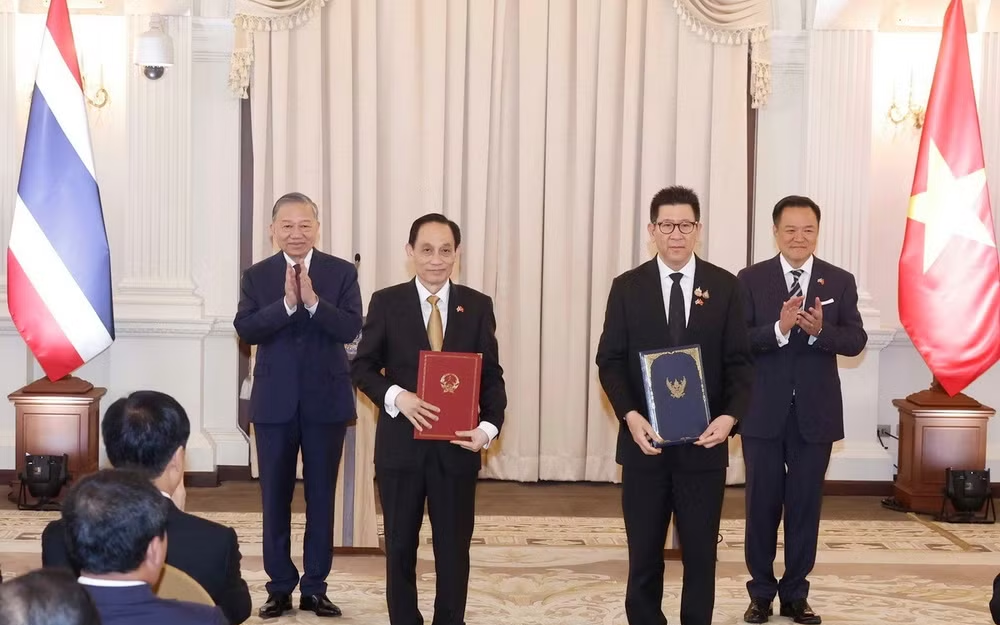 Tổng Bí thư, Chủ tịch nước Tô Lâm và Thủ tướng Thái Lan chứng kiến lễ trao văn kiện hợp tác và công bố Logo kỷ niệm 50 năm thiết lập quan hệ ngoại giao Việt Nam – Thái Lan