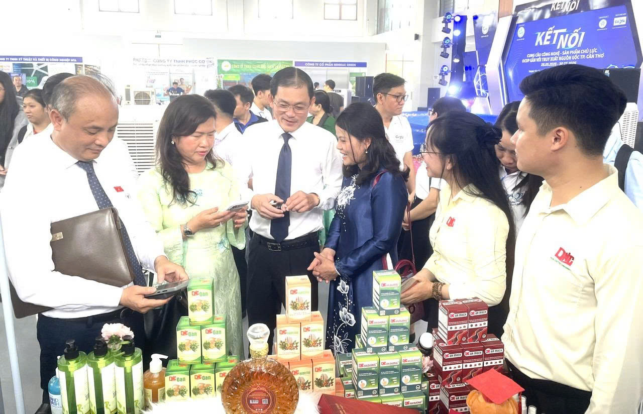 Kết nối công nghệ để đưa sản phẩm OCOP ĐBSCL vươn xa- Ảnh 2. Kết nối công nghệ để đưa sản phẩm OCOP ĐBSCL vươn xa- Ảnh 2.