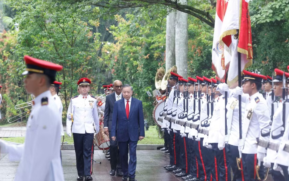 Lễ đón Tổng Bí thư, Chủ tịch nước Tô Lâm và Phu nhân thăm cấp Nhà nước tới Singapore