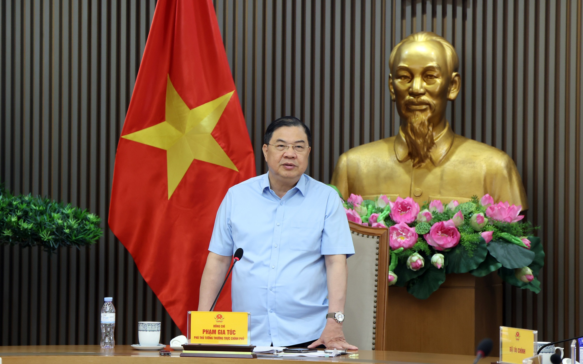 Phó Thủ tướng Thường trực Phạm Gia Túc: Từng bước tự chủ hoàn toàn về công nghệ khai thác, chế biến sâu đất hiếm- Ảnh 1.