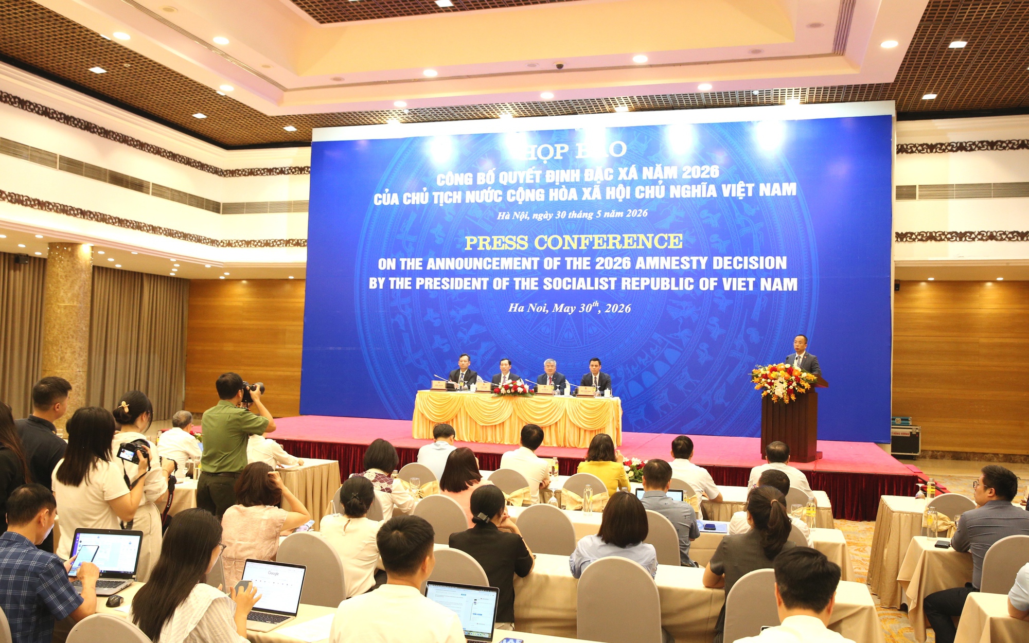 Gần 10.000 phạm nhân được đặc xá