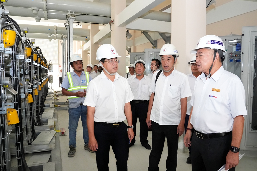 EVNHCMC được vinh danh tại Lễ biểu dương thành tựu vì Việt Nam số năm 2026- Ảnh 2. EVNHCMC được vinh danh tại Lễ biểu dương thành tựu vì Việt Nam số năm 2026- Ảnh 2.