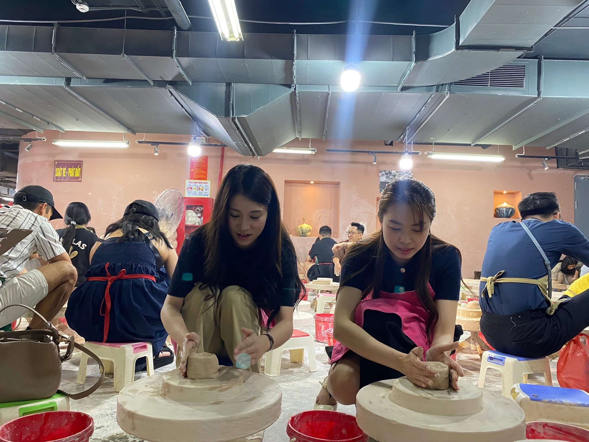 Du lịch cả nước ‘bùng nổ’ dịp nghỉ lễ 30/4 - 1/5- Ảnh 2.