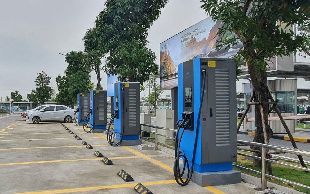 Đề xuất mô hình xã hội hóa đầu tư mạng lưới trạm sạc