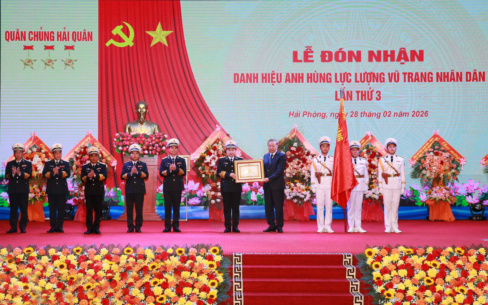 Hải quân nhân dân Việt Nam: 71 năm phát huy truyền thống anh hùng, vững bước hiện đại hóa