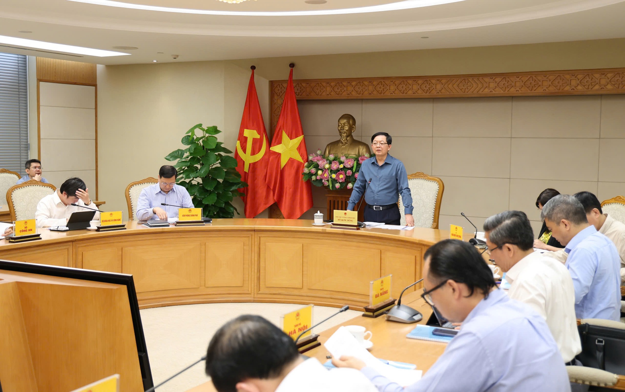 Phó Thủ tướng Hồ Quốc Dũng: Không lùi tiến độ xây dựng cơ sở dữ liệu đất đai, hoàn thành trong năm 2026- Ảnh 8.