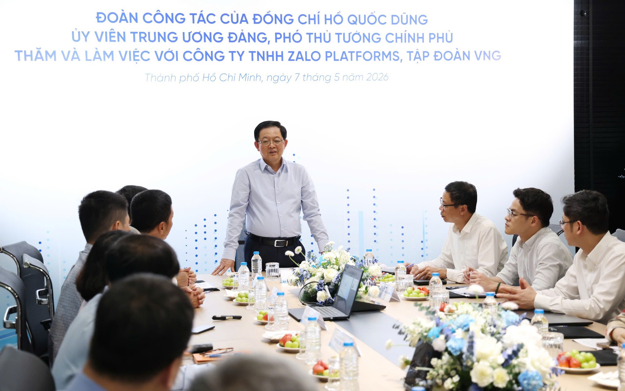 Phó Thủ tướng Hồ Quốc Dũng: Doanh nghiệp Việt cần tiên phong làm chủ AI, UAV chiến lược